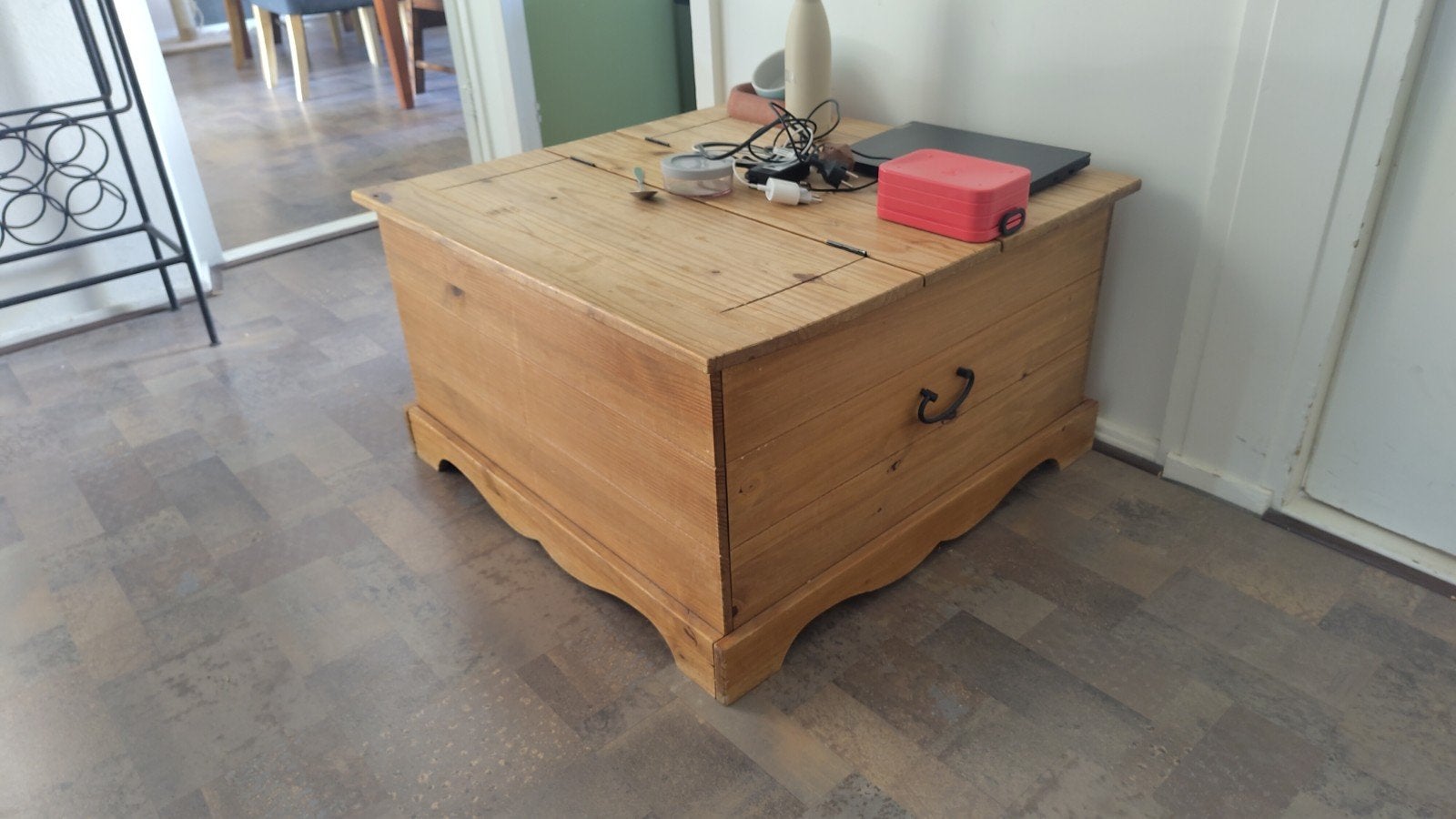 Houten opbergkist / salontafel, Ophalen, 50 – 75, Gebruikt, 100 tot 150 cm
