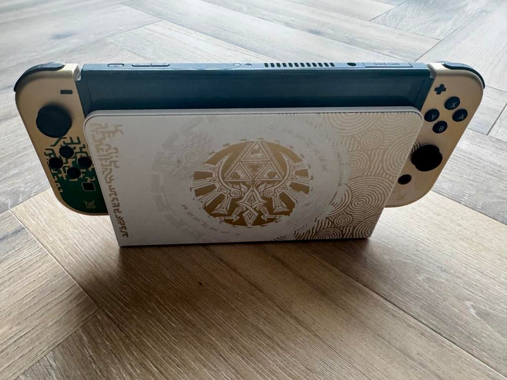 Nintendo Switch Oled Zelda Tears of the Kingdom Limited, Spelcomputers en Games, Spelcomputers | Nintendo Switch, Ophalen of Verzenden