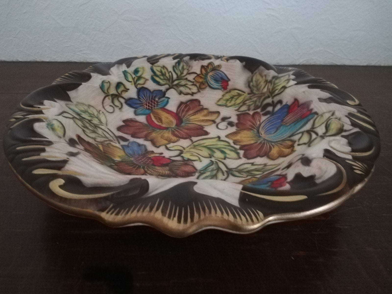 Vintage H. Bequet Quaregnon sierschaal met bloemmotief., Ophalen of Verzenden