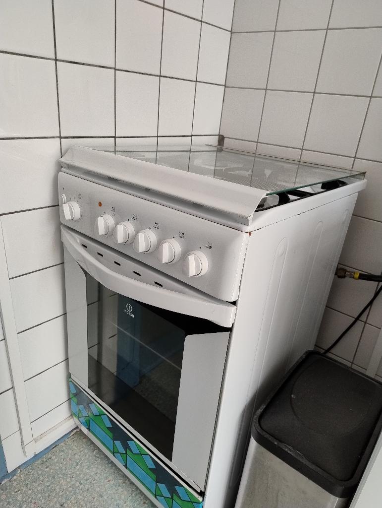 Indesit Gasfornuis met elektrische oven, Witgoed en Apparatuur, Fornuizen, Ophalen, Gebruikt, 4 kookzones, Gas