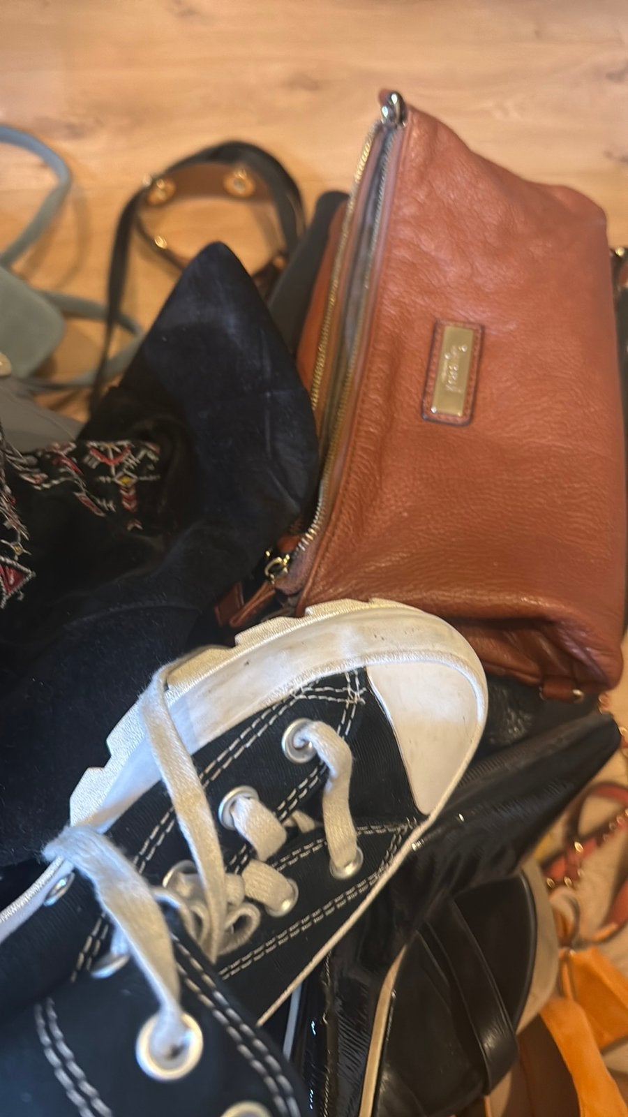 Partij merk schoenen en tassen., Ophalen of Verzenden, Zo goed als nieuw, Overige kleuren, Sneakers of Gympen