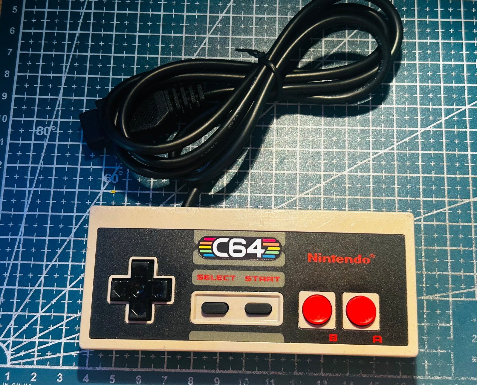 Commodore 64 128 Controller joystick Nintendo NES origineel, Ophalen of Verzenden, Overige merken, Zo goed als nieuw