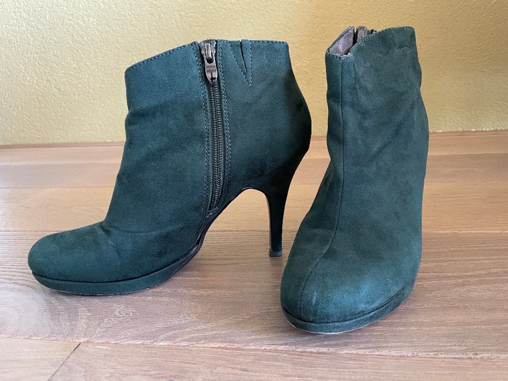Groene suède enkellaarsjes, maat 39, Tamaris, Lage of Enkellaarzen, Ophalen of Verzenden, Gedragen