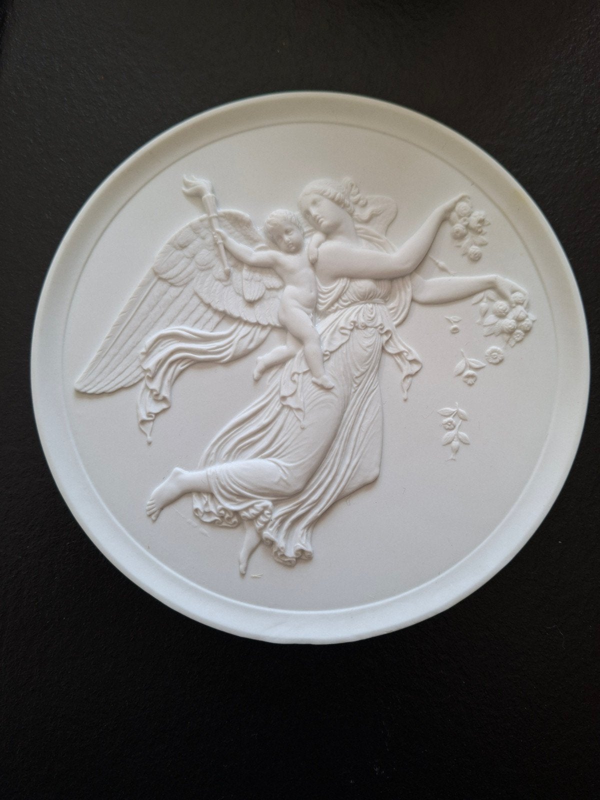 Royal Copenhagen Biscuit Porseleinen Plaque - Engel met Baby, Antiek en Kunst, Ophalen of Verzenden