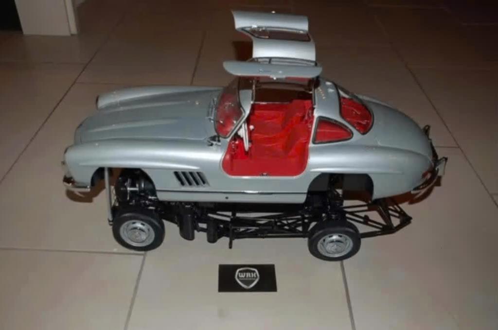 SALE !! 1:8 MERCEDES 300 SL Gullwing Eaglemoss diorama WRH, Hobby en Vrije tijd, Modelauto's | 1:5 tot 1:12, Ophalen, Zo goed als nieuw