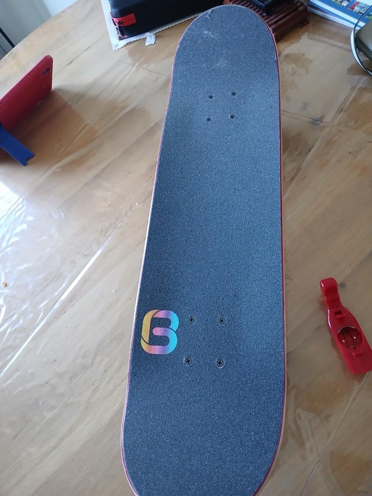 Skateboard nog geen 3 jaar oud, Sport en Fitness, Skateboarden, Ophalen, Zo goed als nieuw