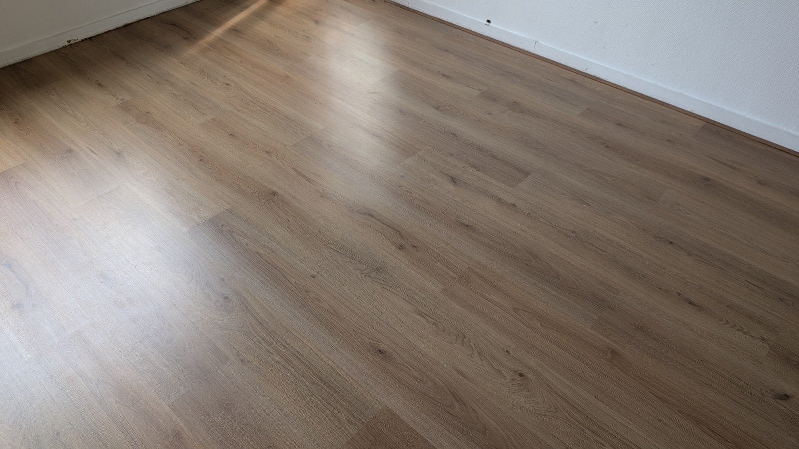 MOET WEG kliklaminaat 24m2 incl. gratis ondervloer, Ophalen, Zo goed als nieuw, Laminaat