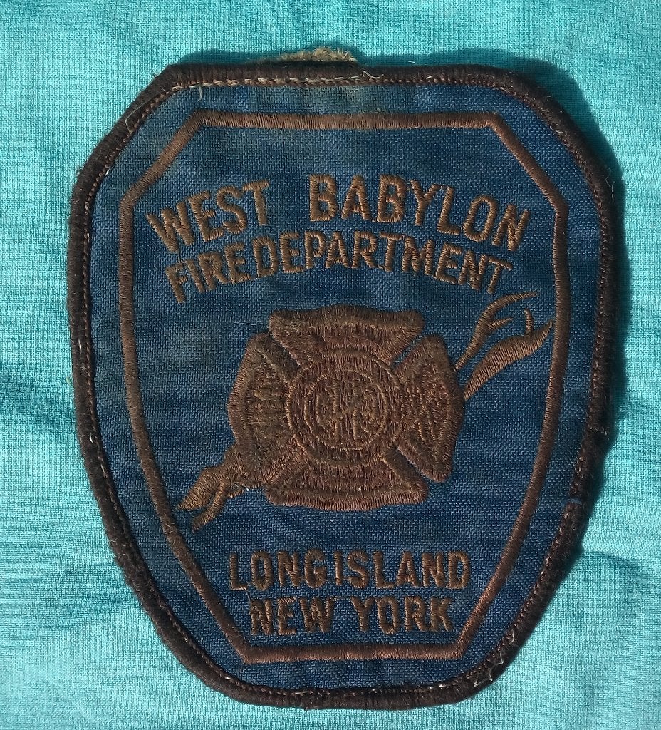 1940s BRANDWEER EMBLEEM WEST BABYLON FIRE DEP LONG ISLAND NY, Ophalen of Verzenden