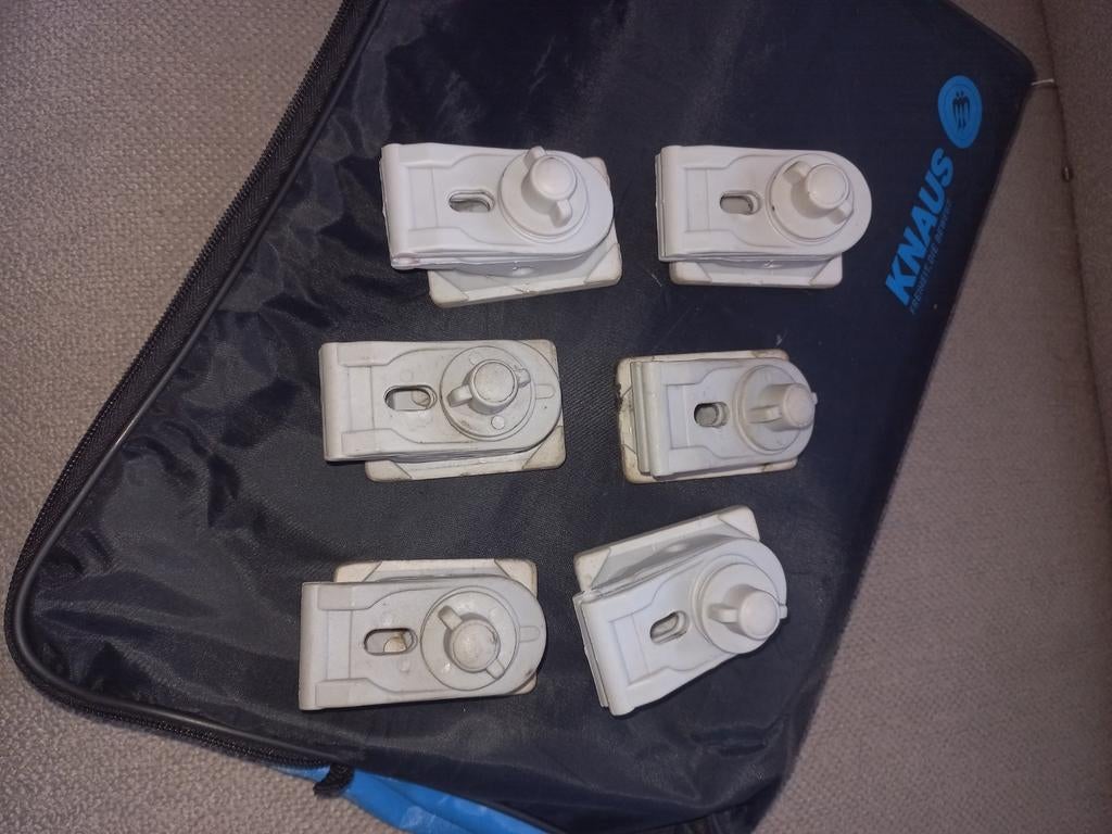 DorémaQuick Lock voortentclips, Ophalen