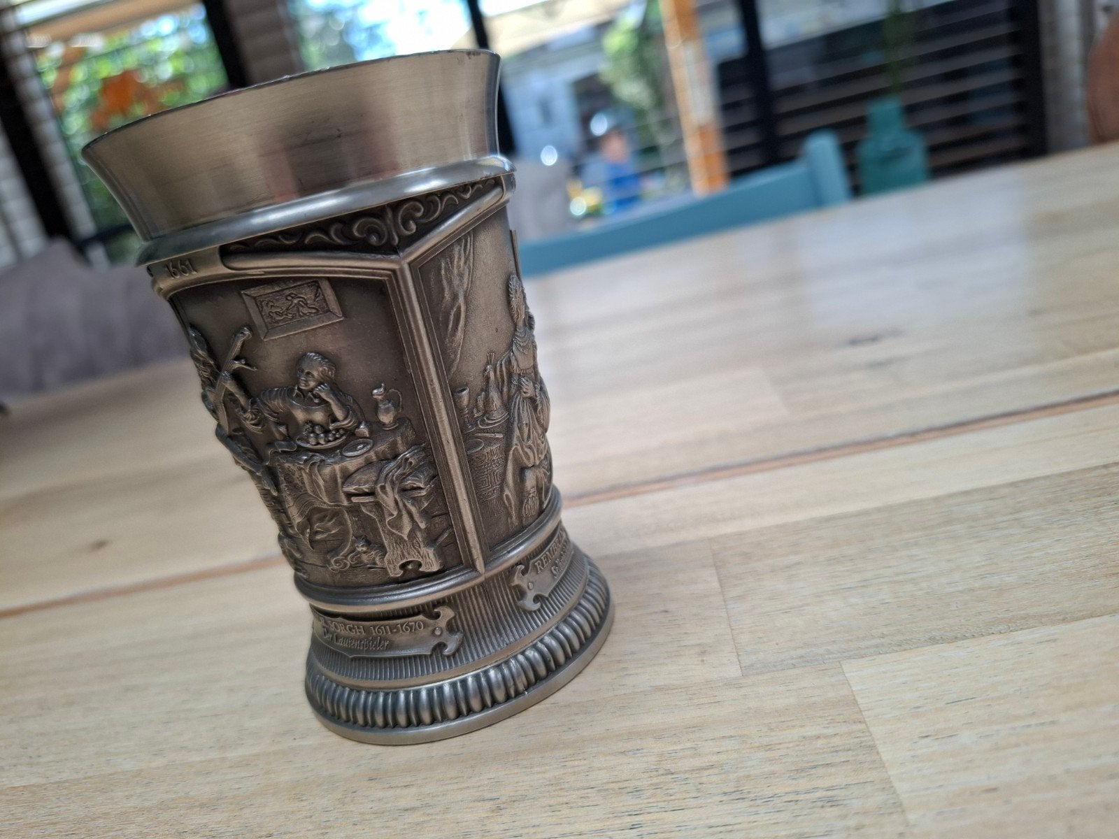 SKS Tinnen Beker met Voorstellingen van Beroemde Schilders, Antiek en Kunst, Antiek | Tin, Ophalen of Verzenden