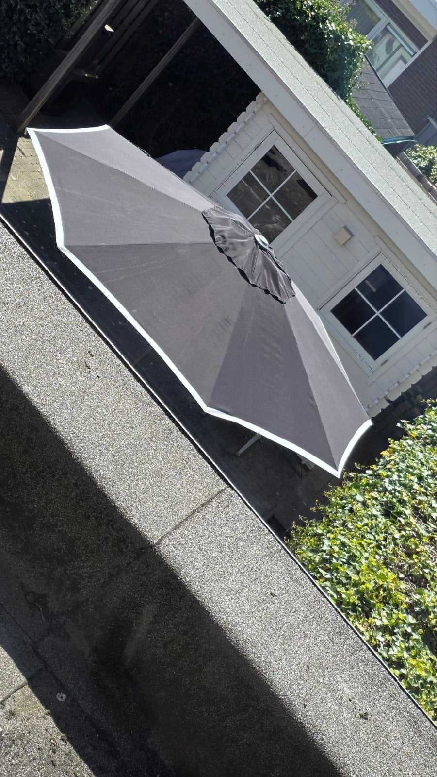 Hartman parasol met handbediening. Zwart witte rand. 3 meter, Tuin en Terras, Ophalen, 2 tot 3 meter, Stokparasol, Verstelbaar