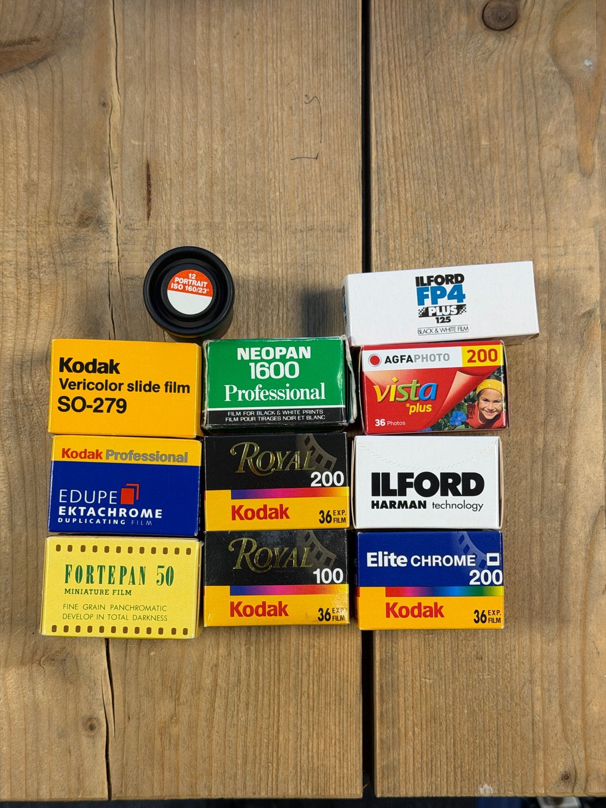 Lot 11 verlopen filmrolletjes | kleur, zwart-wit en dia, Ophalen of Verzenden, Gebruikt, Overige kabels