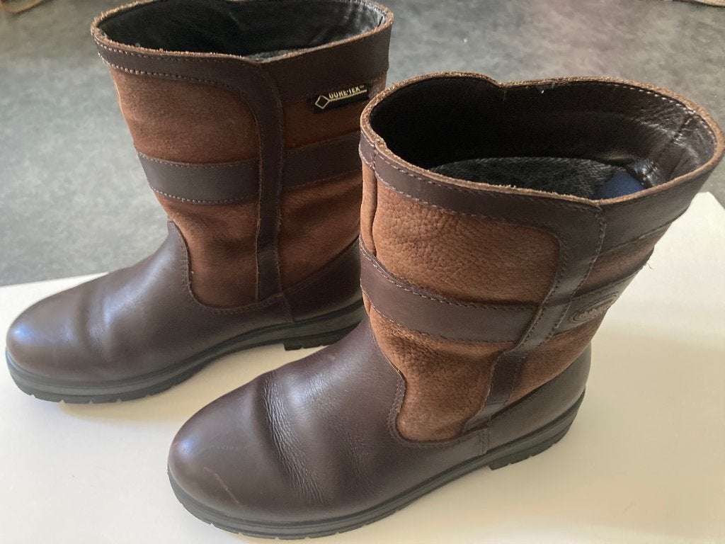 Duberry Boots 37 (small), Ophalen, Zo goed als nieuw, Bruin, Lage of Enkellaarzen