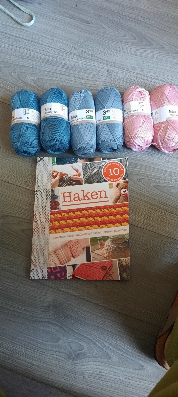 6 bollen ella katoen en basisboek haken, Ophalen of Verzenden, Nieuw, Breien of Haken, Wol of Garen