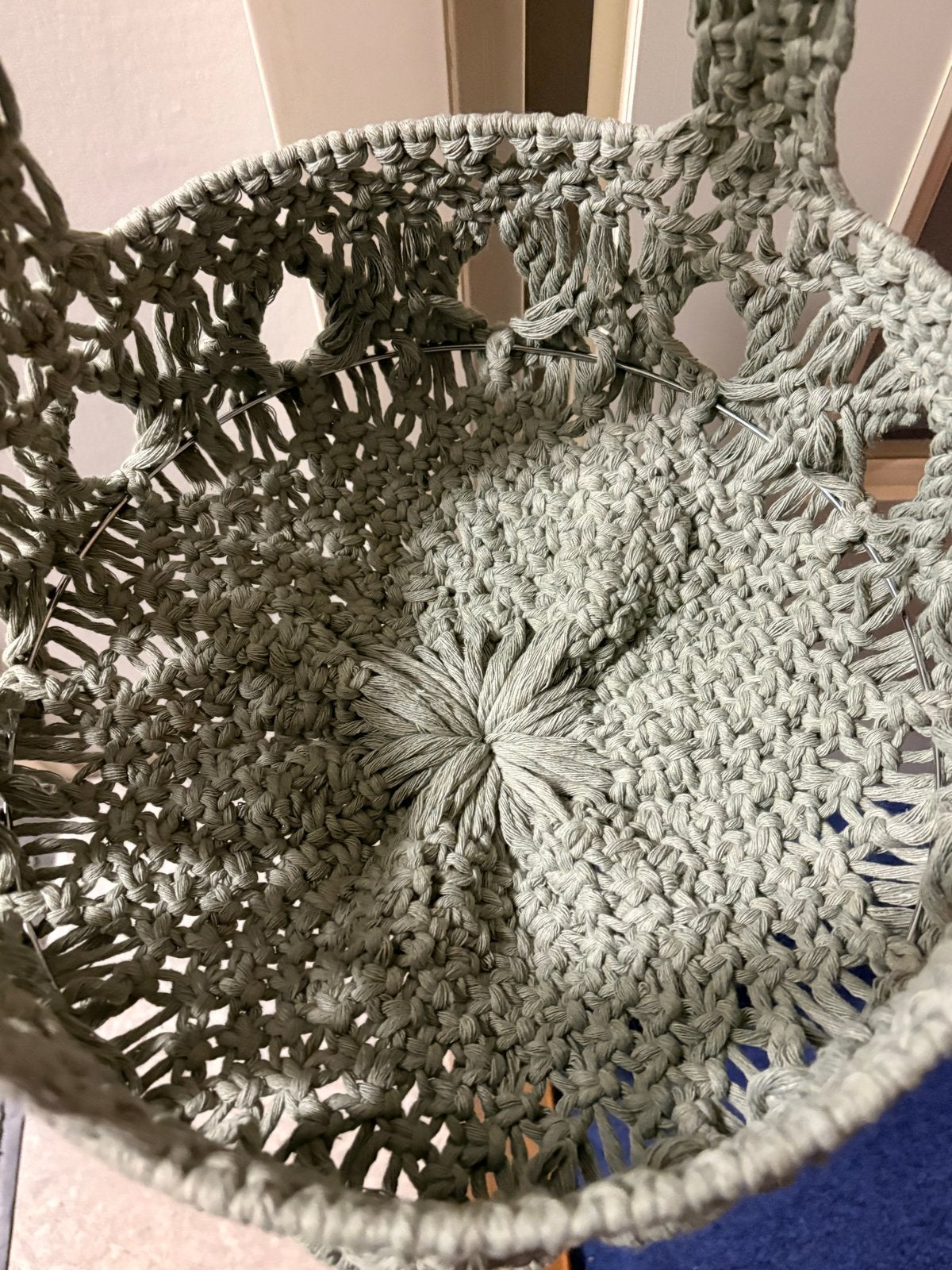 Macramé plantenhanger / fruitmand - Boho stijl, Groen, Boho, Ophalen of Verzenden, Zo goed als nieuw