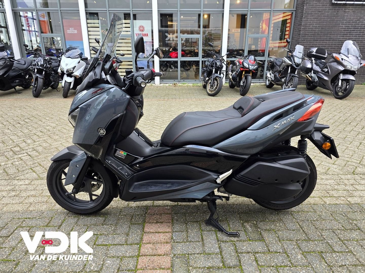 YAMAHA X MAX 300 TECH MAX (bj 2022), Scooter, 292 cc, Bedrijf, Onbekend