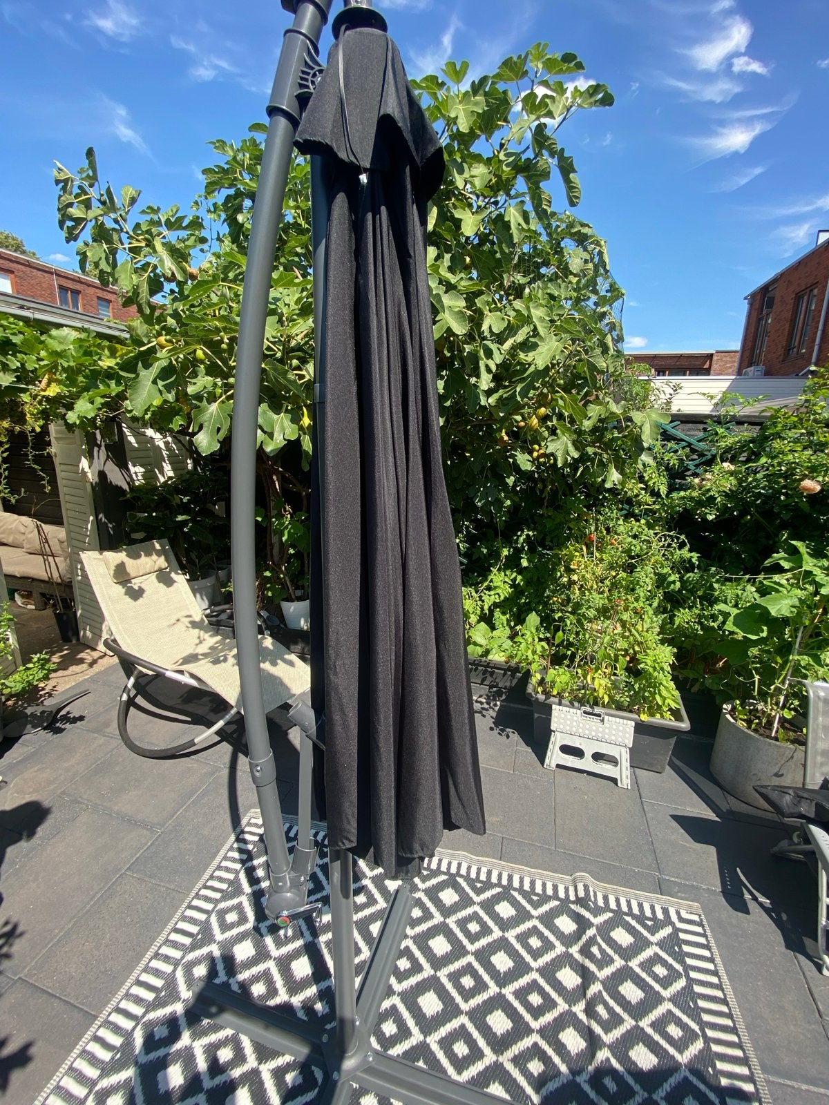 Zweefparasol met LED verlichting op zonne-energie, Ophalen, Verstelbaar, Nieuw, 2 tot 3 meter