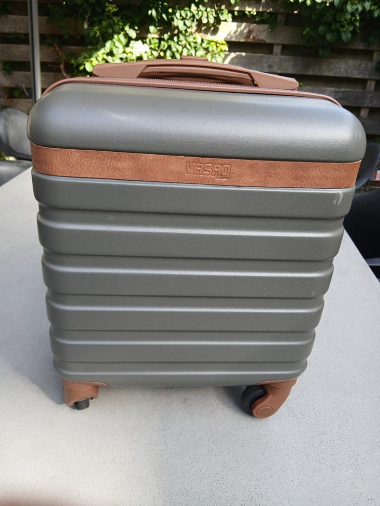 Handbagage koffer VRSAD - Groen met bruine accenten, Wieltjes, Hard kunststof, Minder dan 50 cm, Ophalen of Verzenden