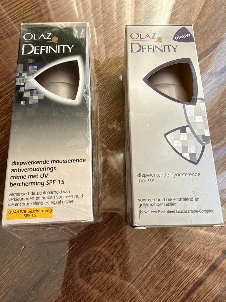 OLAZ DEFINITY SPF 15 Anti-aging Crème 50ml - 5 stuks, Sieraden, Tassen en Uiterlijk, Uiterlijk | Gezichtsverzorging, Ophalen of Verzenden