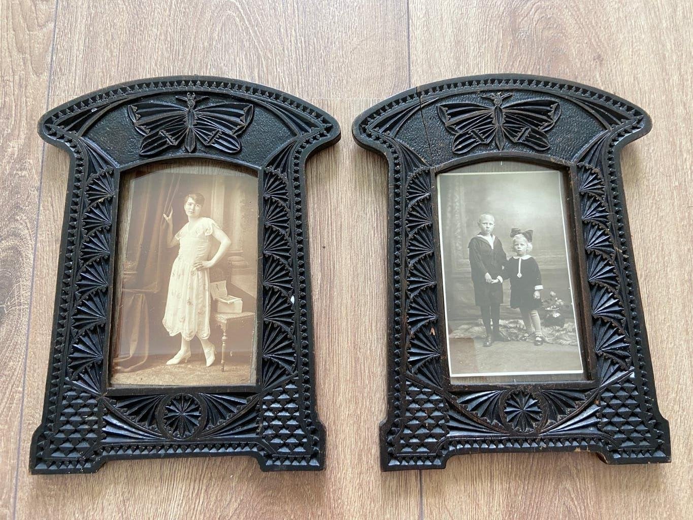 2 antieke fotolijstjes Friese kerfsnede Jugendstil vlinder, Ophalen of Verzenden