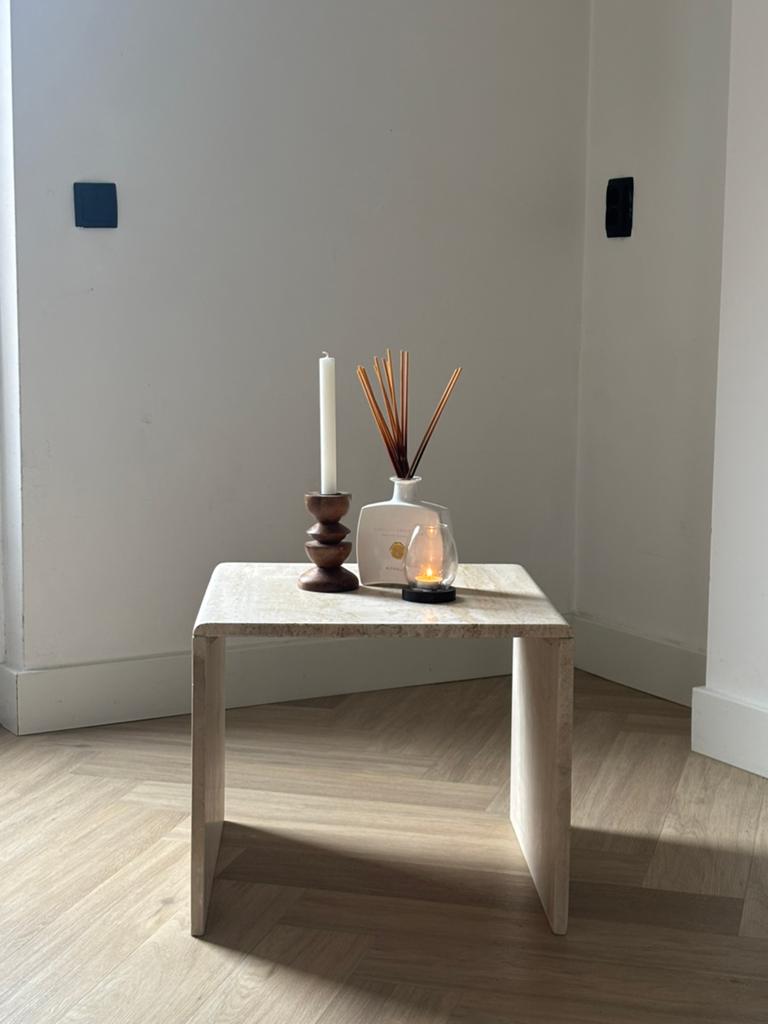 Travertin salontafel/bijzettafel/nachtkastje, Huis en Inrichting, Tafels | Salontafels, Overige materialen, 50 tot 100 cm, Travertin japandi vintage marmeren natuursteen