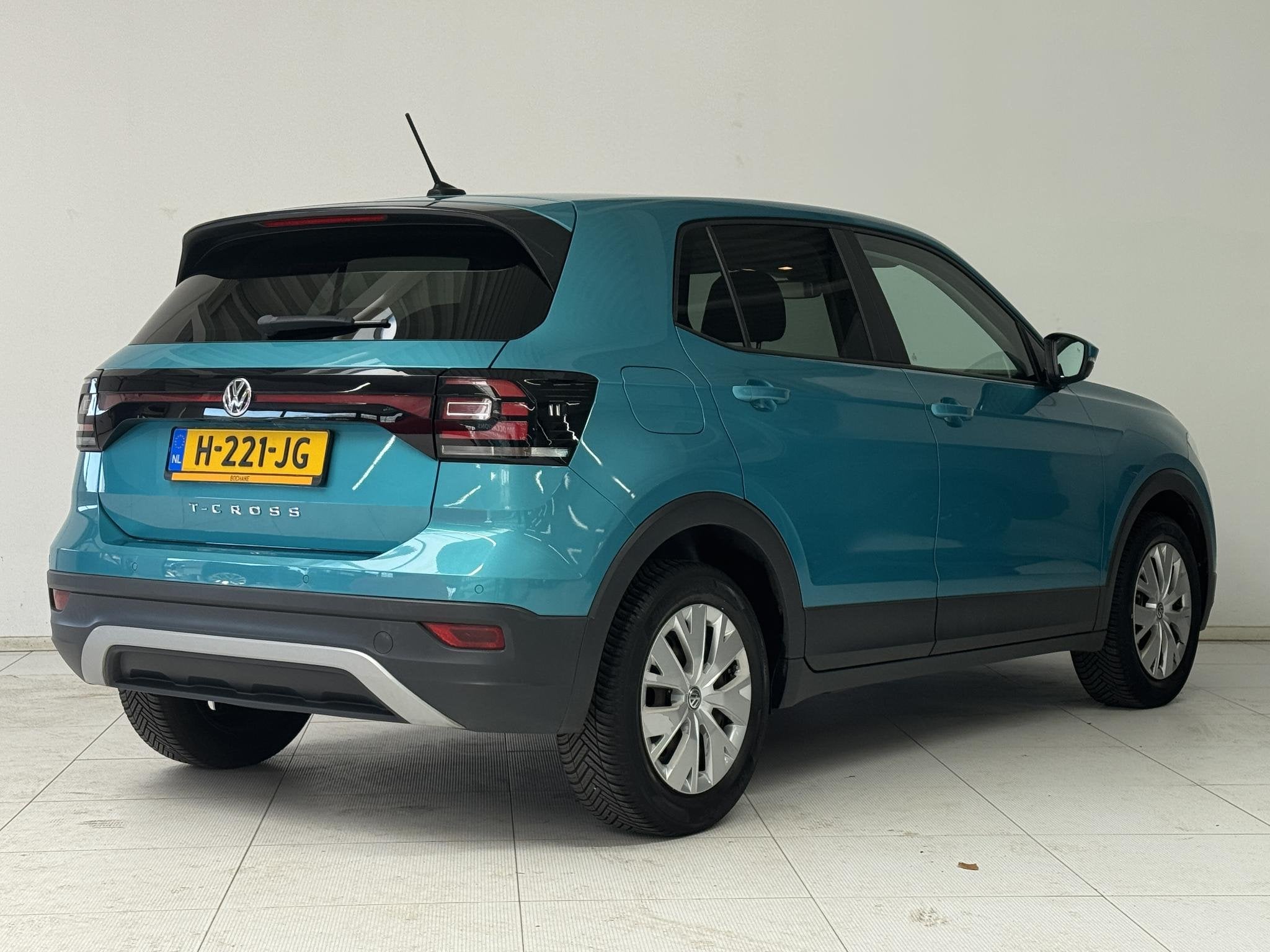 Volkswagen T-Cross 1.0 TSI Life | All-Season banden | Stoelv, Voorwielaandrijving, 95 pk, Met garantie (alle), 620 kg