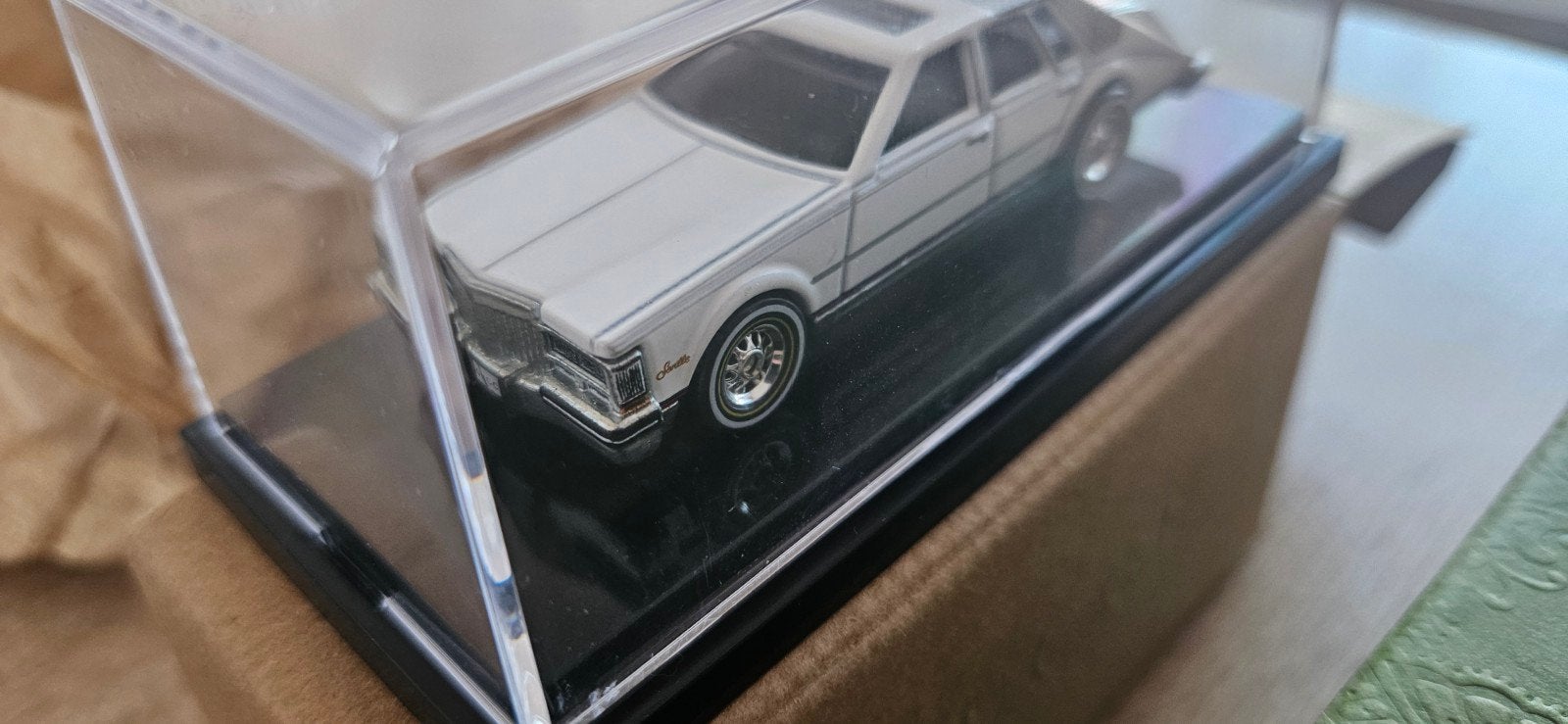Hot Wheels x Gucci Cadillac Seville - Limited Edition, Ophalen of Verzenden, Zo goed als nieuw, Auto