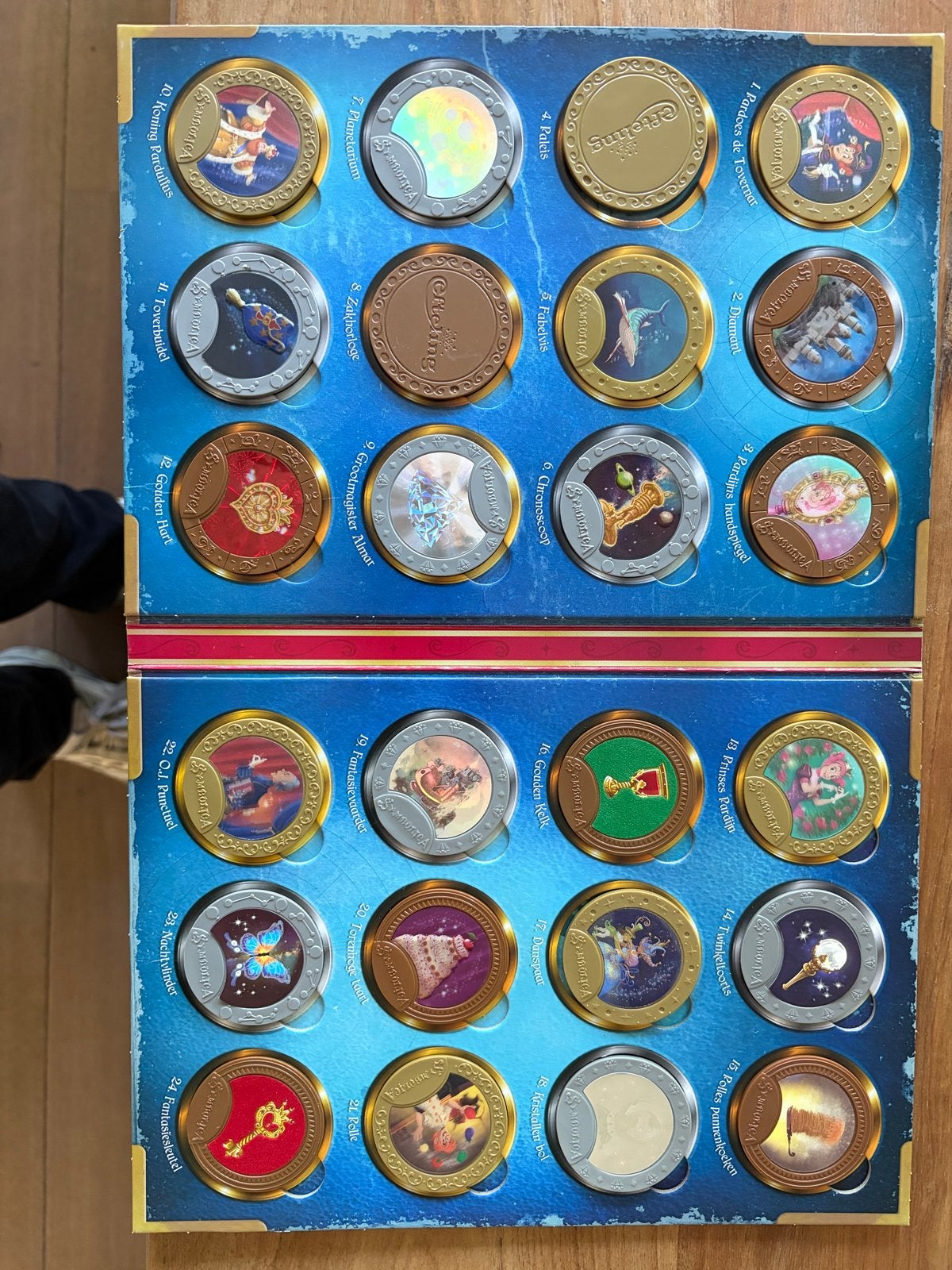 Symbolica verzamelalbum Efteling compleet met medaillons, Verzamelen, Efteling, Ophalen, Zo goed als nieuw, Overige typen