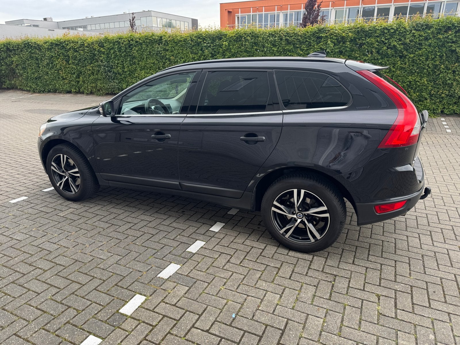 Volvo XC60 2.0 D3 Geartronic 2010 Zwart, Auto's, 15 km/l, 1984 cc, Origineel Nederlands, Particulier