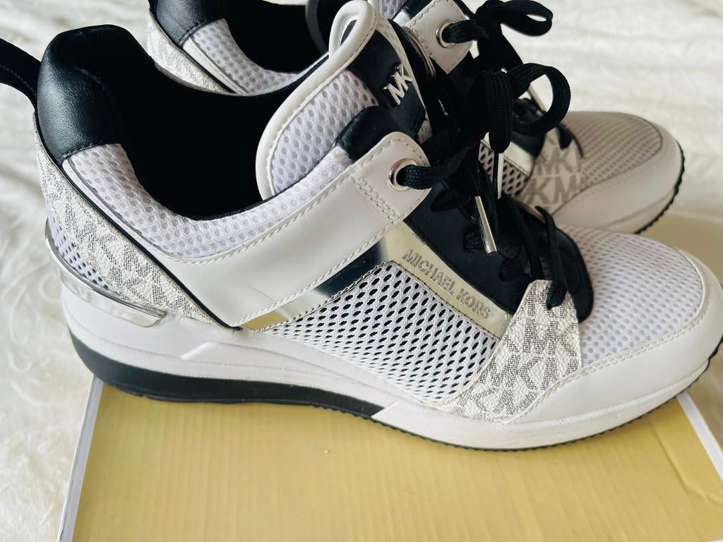 Michael Kors Georgië trainer chunky glitter maat 9,5, Kleding | Dames, Schoenen, Ophalen of Verzenden, Nieuw, Wit, Sneakers of Gympen