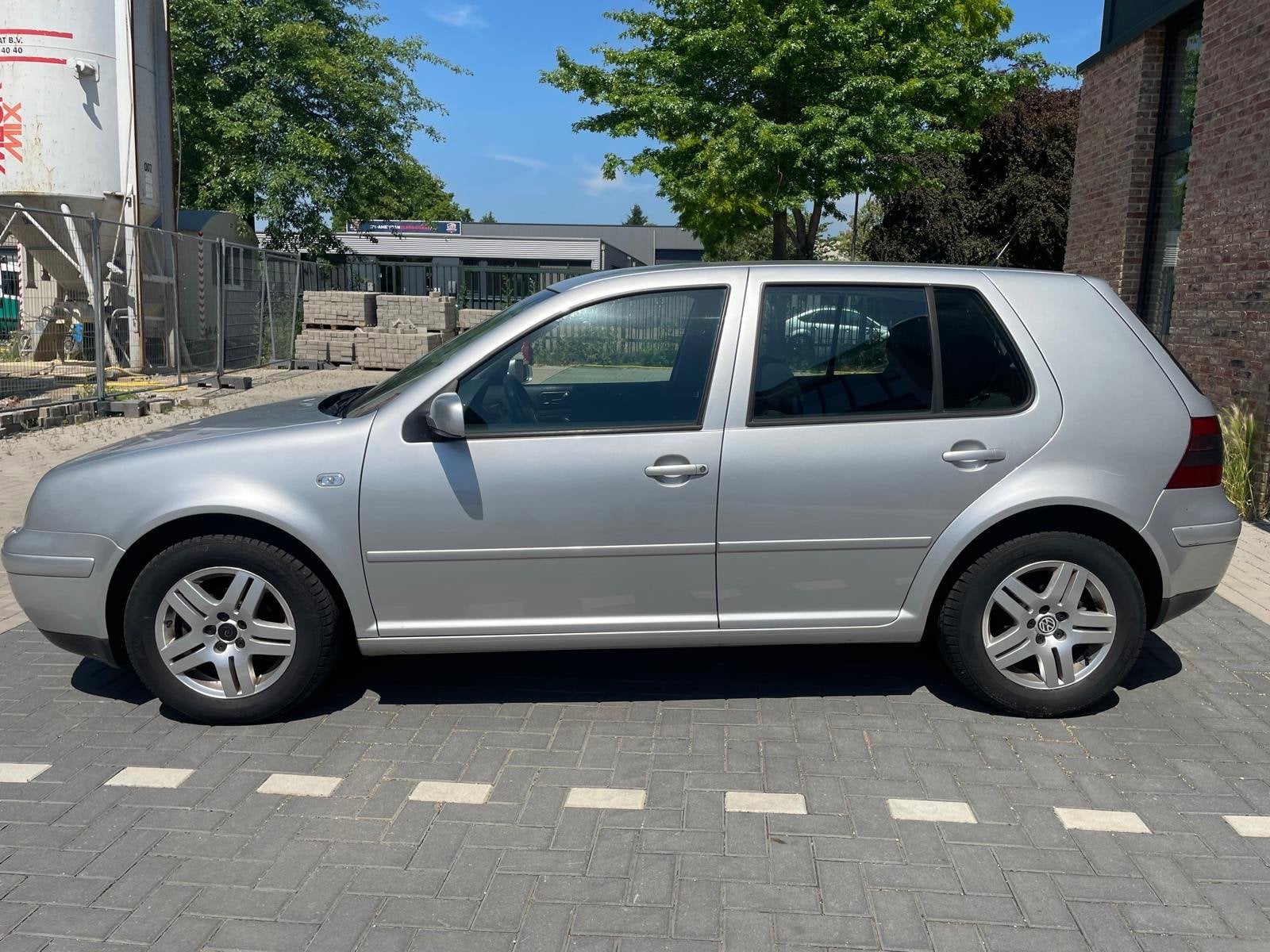 Volkswagen Golf 1.6-16V Highline, Voorwielaandrijving, 15 km/l, Gebruikt, 4 cilinders
