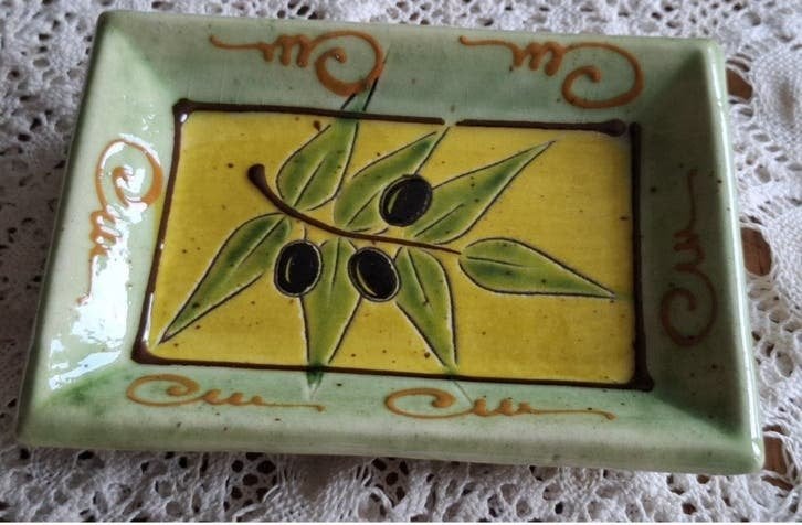 Frans keramiek olijven schaaltje, ook leuk als zeepbakje, Antiek en Kunst, Curiosa en Brocante, Ophalen of Verzenden