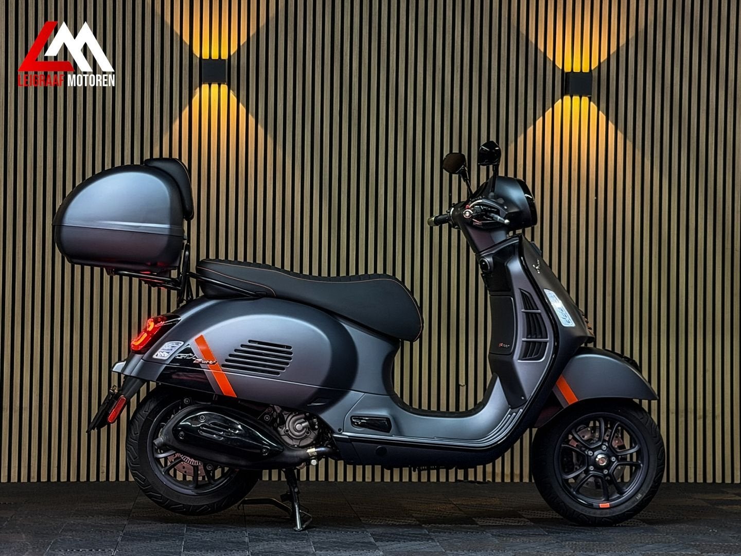 VESPA GTS 300 SUPER - 2024 - Topkoffer - Nieuwstaat, Motoren, Scooter, Bedrijf, Onbekend, Onbekend