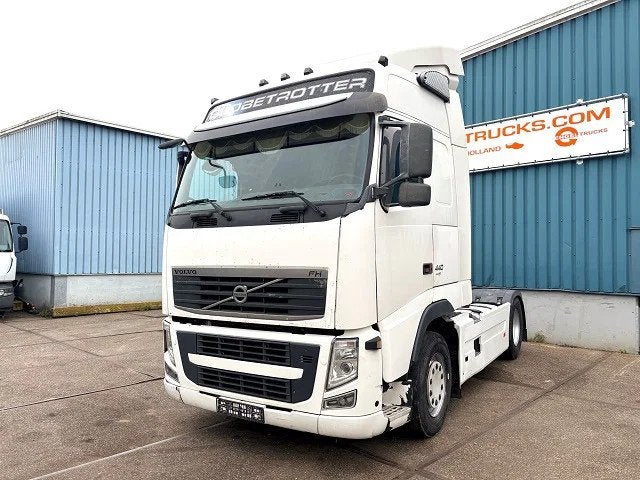 Volvo FH GLOBETROTTER (D13 ENGINE) (12+2 GEARS MANUAL GEARBO, Auto's, Euro 5, Achterwielaandrijving, Stoelverwarming, Wit