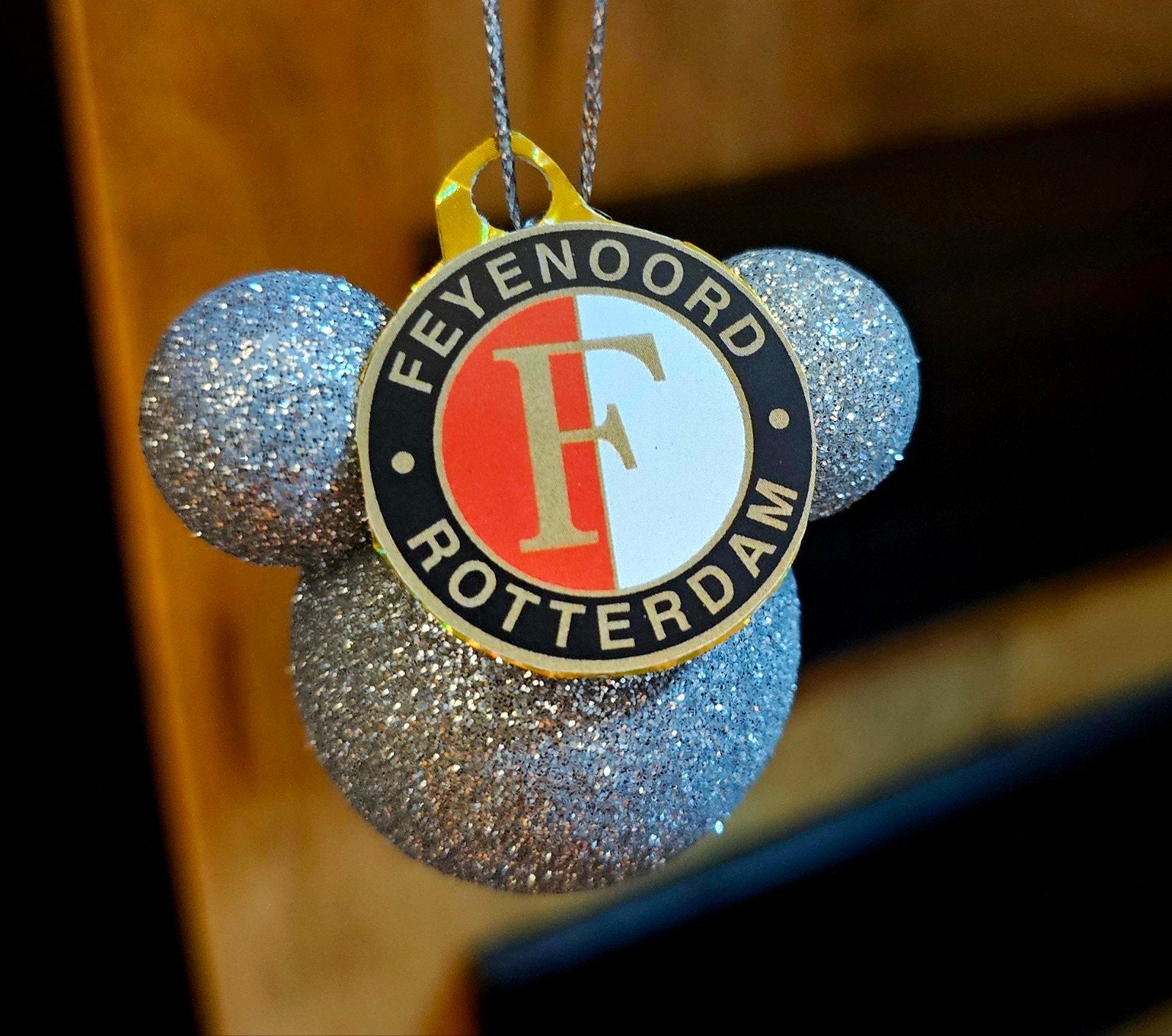 Micky Mouse Feyenoord Kerstballen, Ophalen