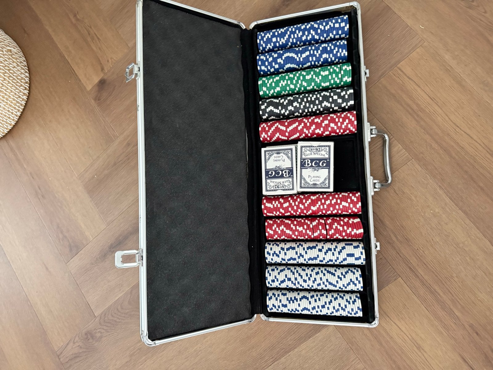 Pokerset met fiches en kaarten in aluminium koffer, Drie of vier spelers, Ophalen, Gebruikt