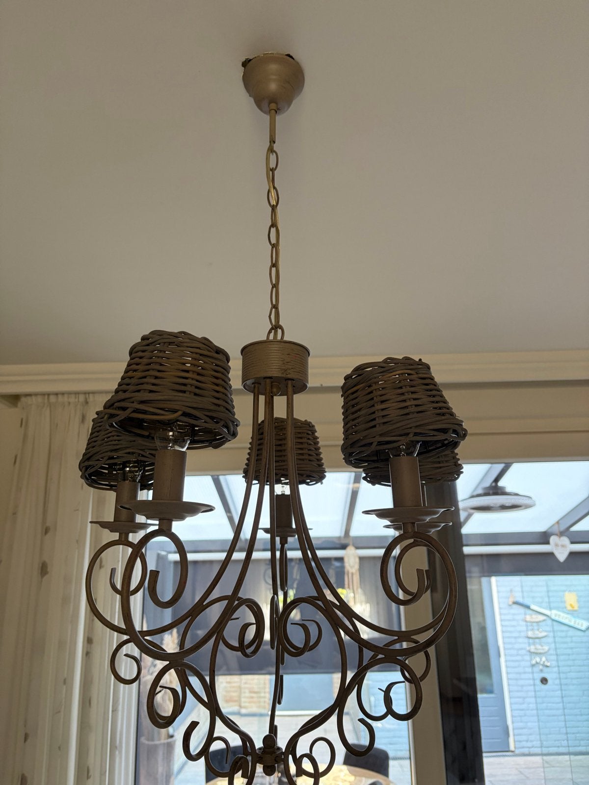 Smeedijzeren hanglamp met rieten kappen, Gebruikt, Bruin, Overige vormen, Ophalen