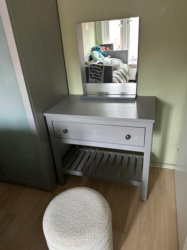 Grijze kaptafel / Make-up tafel met spiegel, Ophalen, 100 tot 150 cm, 50 tot 100 cm, Zo goed als nieuw