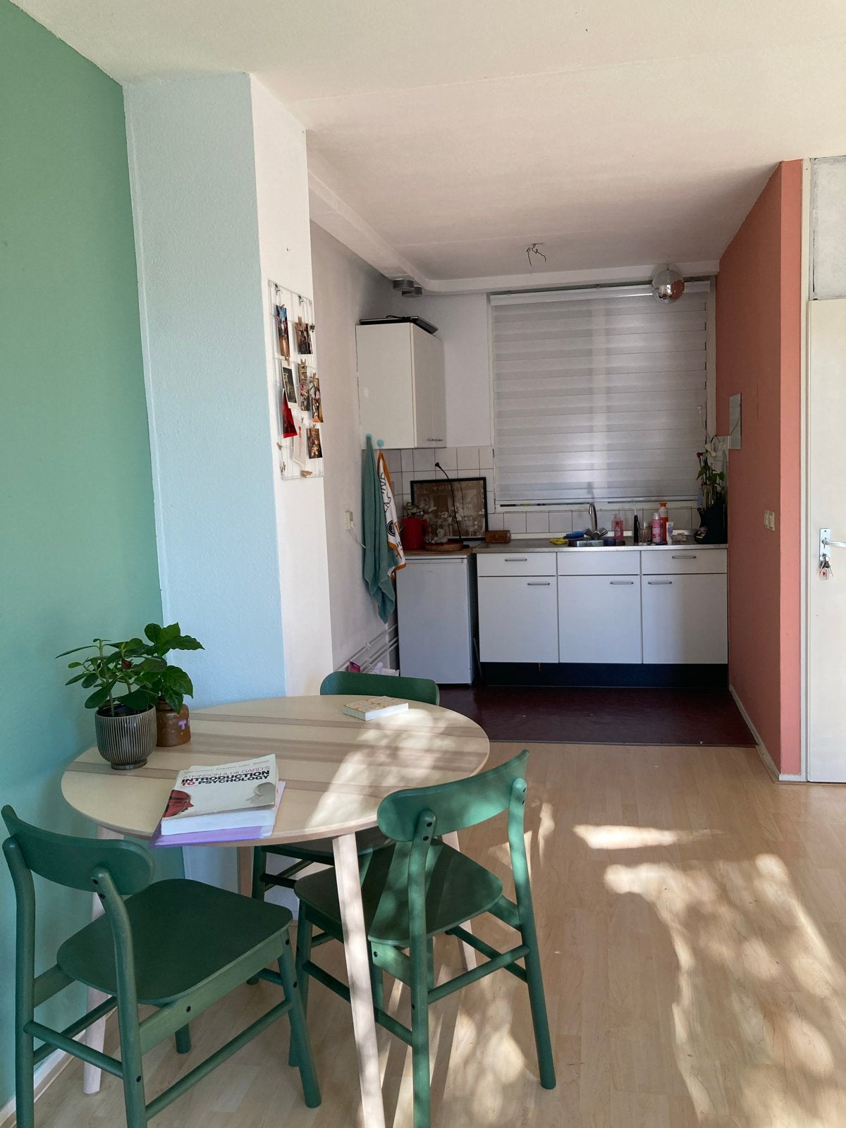 Ikea Lisabo tafel - Zo goed als nieuw, Huis en Inrichting, Tafels | Eettafels, Ophalen, Rond, Zo goed als nieuw, Vier personen