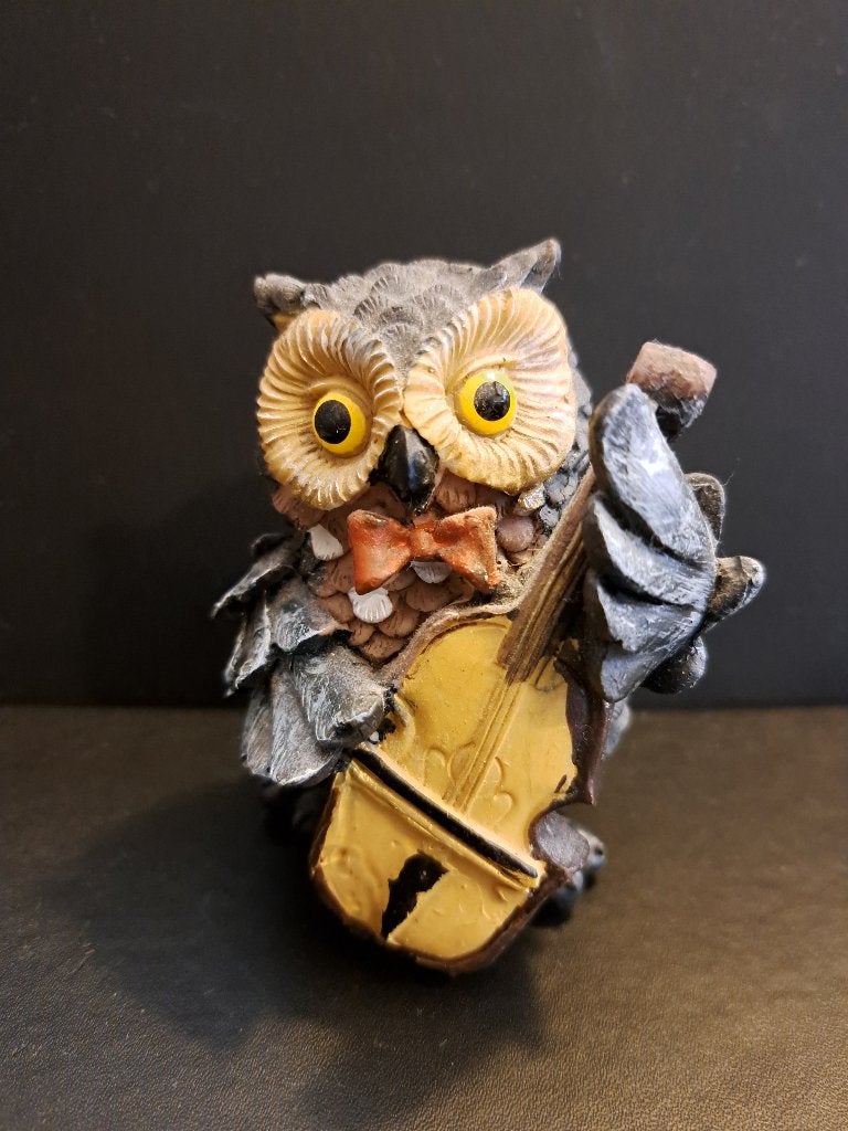 Uil met viool beeldje - Decoratief en uniek, Ophalen of Verzenden, Gebruikt, Dier