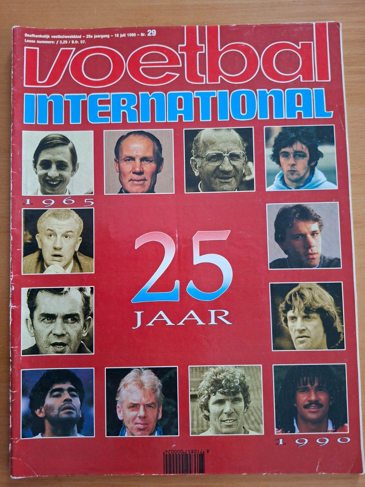 Voetbal International - 25 Jaar Jubileumeditie 1990, Ophalen of Verzenden, Gelezen, Sport en Vrije tijd