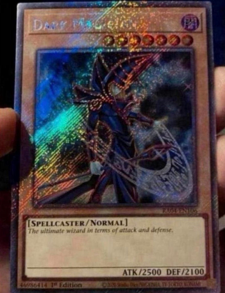 Yu-Gi-Oh! Dark Magician RA04 1st Edition !, Hobby en Vrije tijd, Verzamelkaartspellen | Yu-gi-Oh!, Ophalen of Verzenden, Zo goed als nieuw