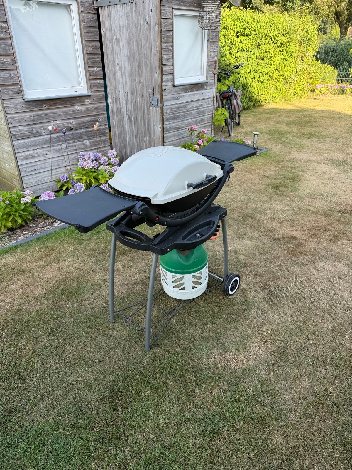 Weber Q200 gasbarbecue met onderstel, Ophalen, Gebruikt
