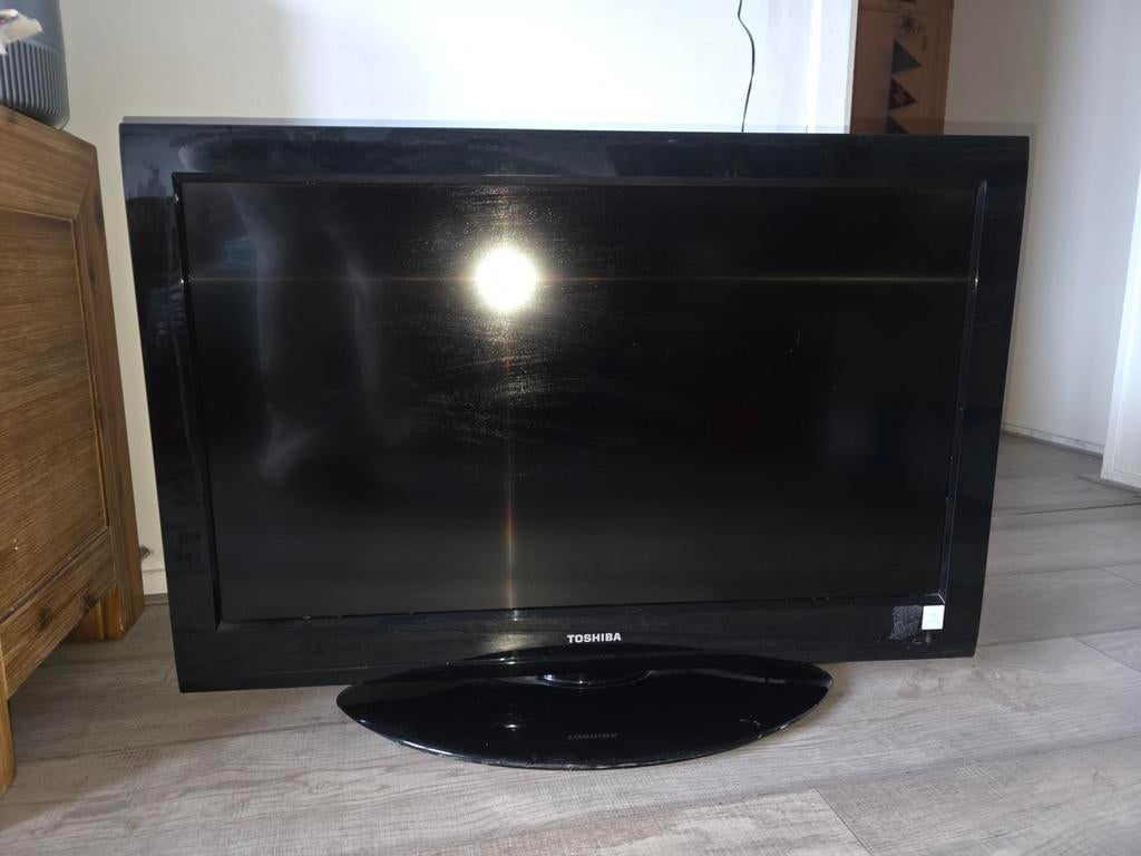 TOSHIBA LCD Color TV 32lv833g, Audio, Tv en Foto, Televisies, Ophalen, 50 Hz, LCD, Gebruikt