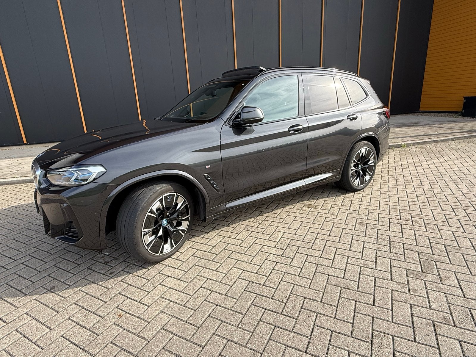 BMW iX3 M-sport 286pk Aut 2023 Grijs H&K sound, Auto's, Automaat, Achterwielaandrijving, 750 kg, 74 kWh