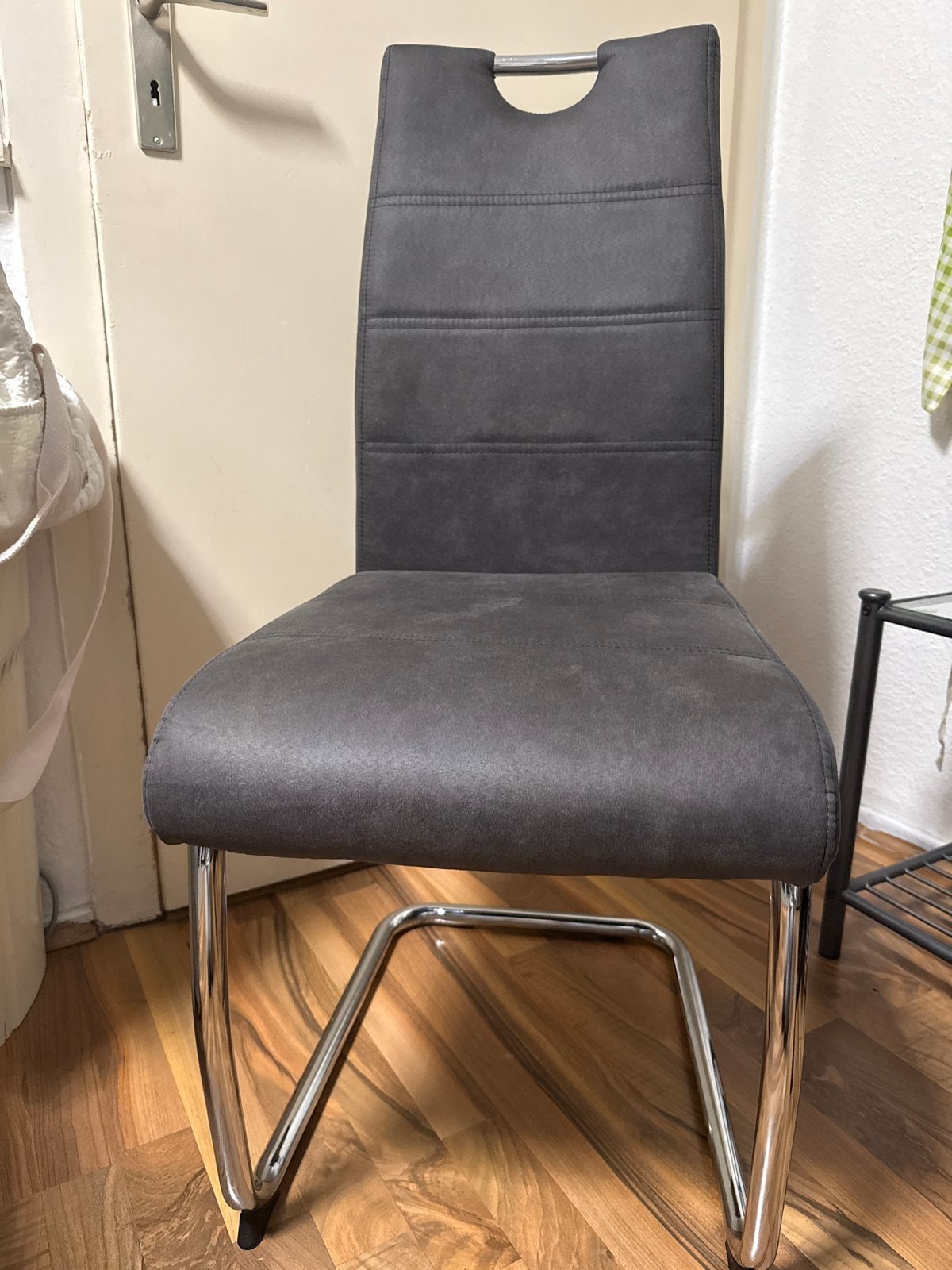 Comfortabele eetkamerstoelen - Grijs met chroom onderstel, Ophalen, Nieuw, Metaal, Grijs