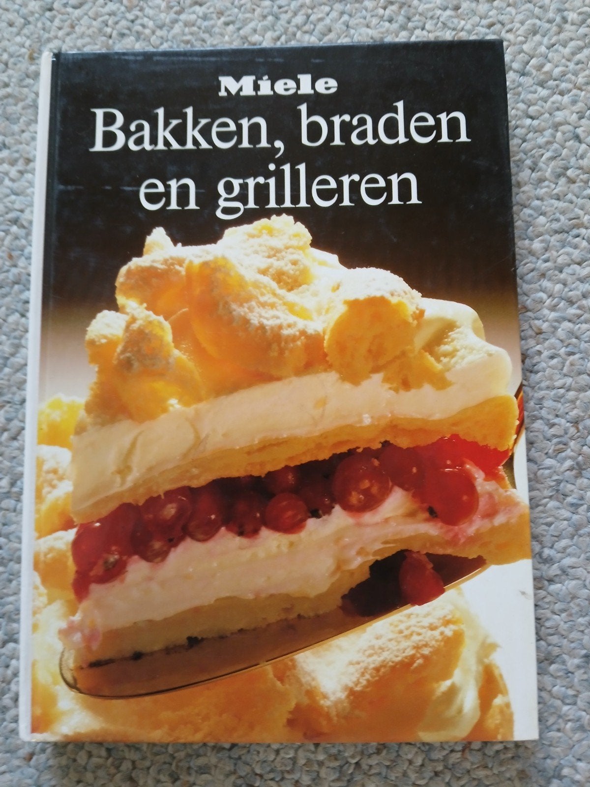 Miele Kookboek: Bakken, braden en grillen, Boeken, Kookboeken, Ophalen of Verzenden, Gelezen, Miele, Hoofdgerechten