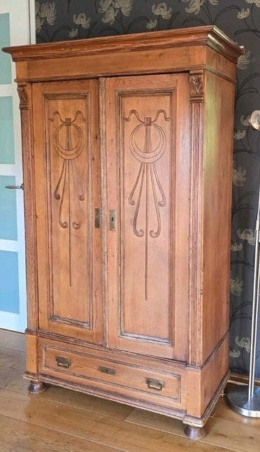 Antieke grenen Jugendstil kast met lade., Antiek en Kunst, Ophalen