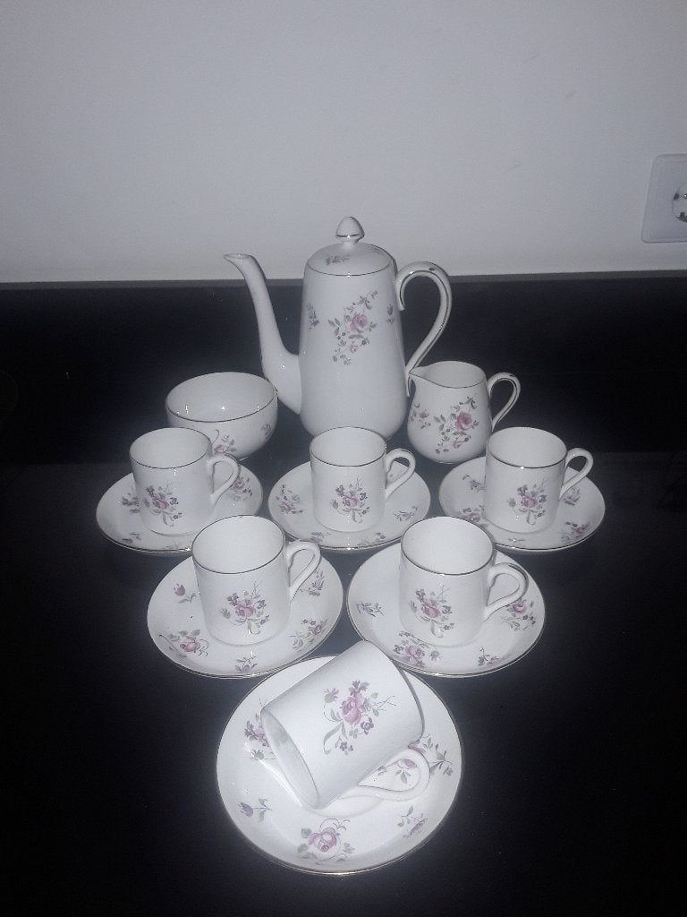 Engels Staffordshire mokkaservies met rose bloemetjes, Antiek en Kunst, Verzenden