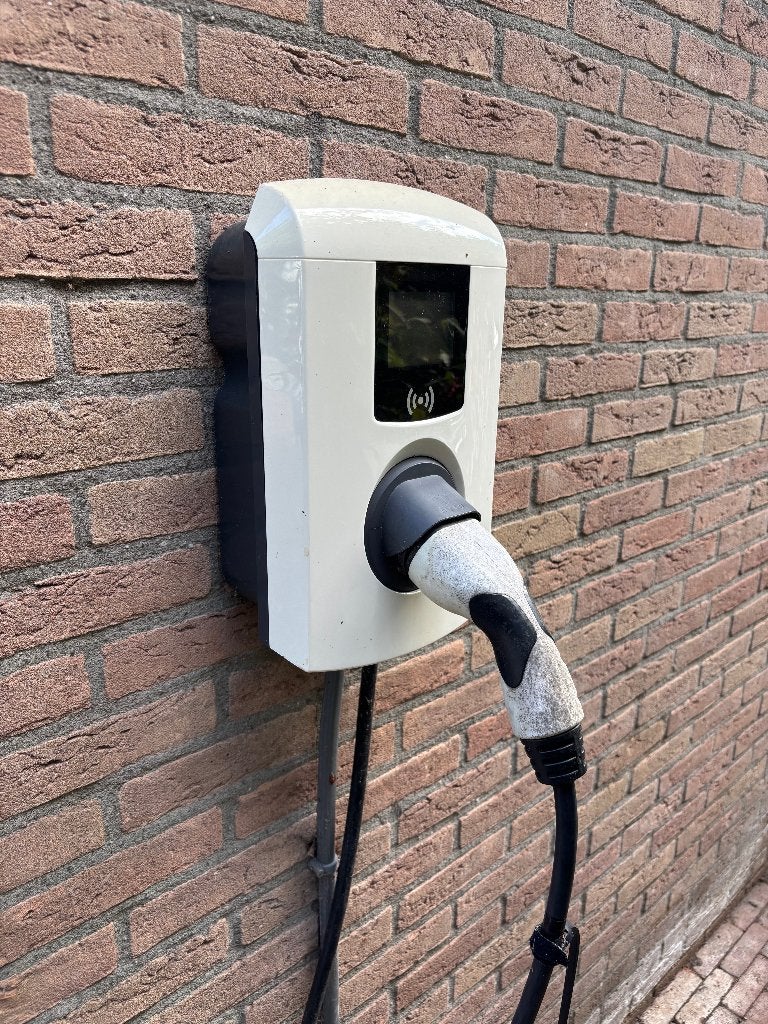 Alfen Eve Single proline laadpaal met 7,5 m laadkabel, Ophalen of Verzenden, Gebruikt, Laadpaal en Laadkabel